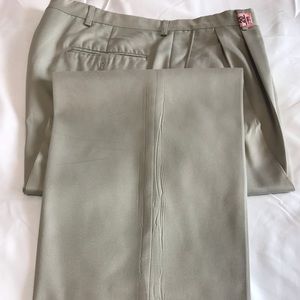 Men’s Dress pants 34x30 Haggar